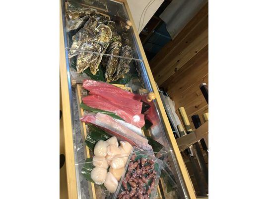 Today's Recommended Raw Oysters Tuna Hotaru Squid